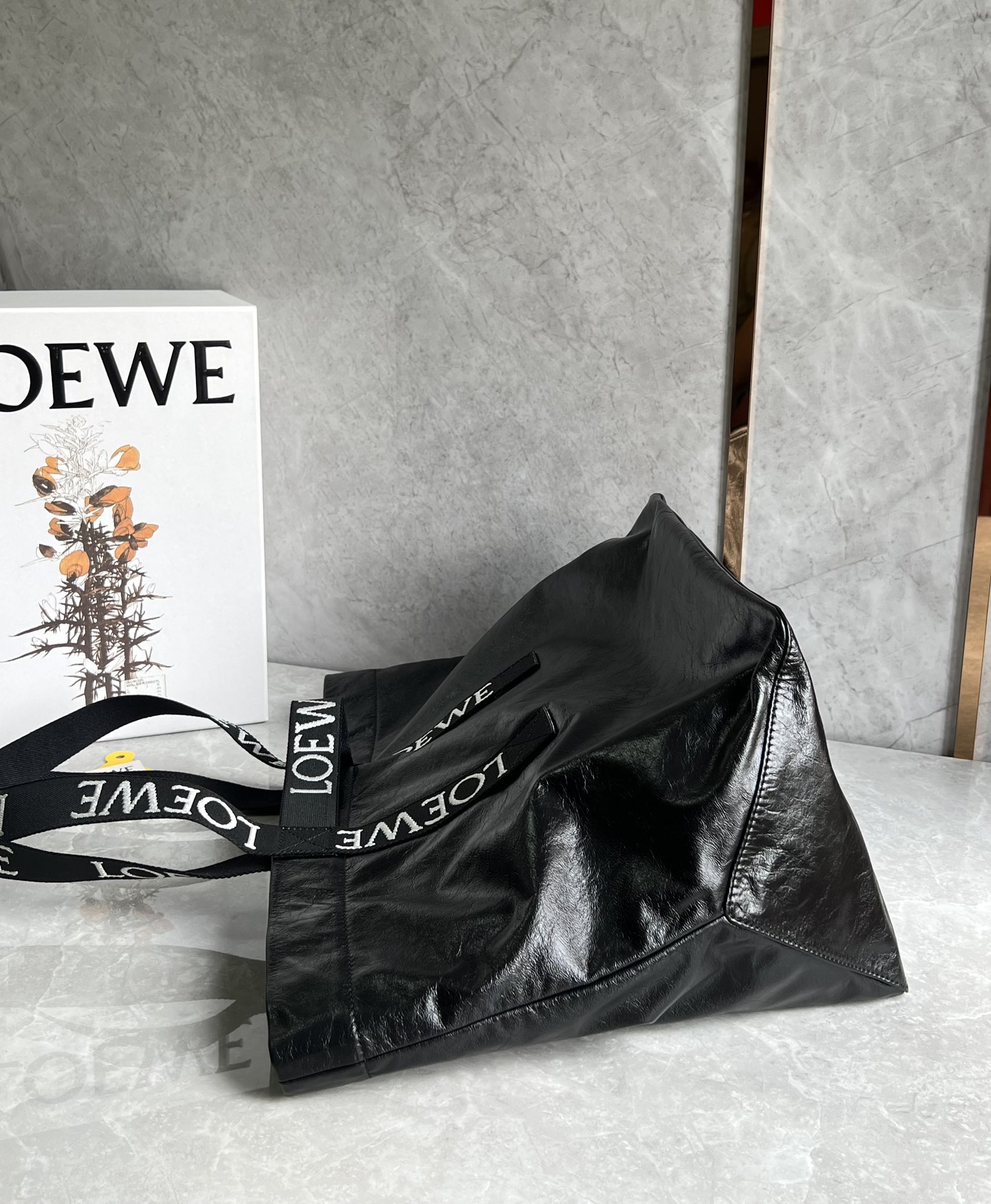 Loewe Fold Shopper in Paper Calfskin Black